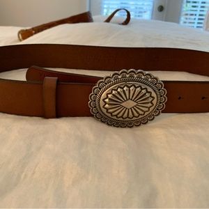 Woman's leather belt, size medium.  Ralph Lauren, near perfect .